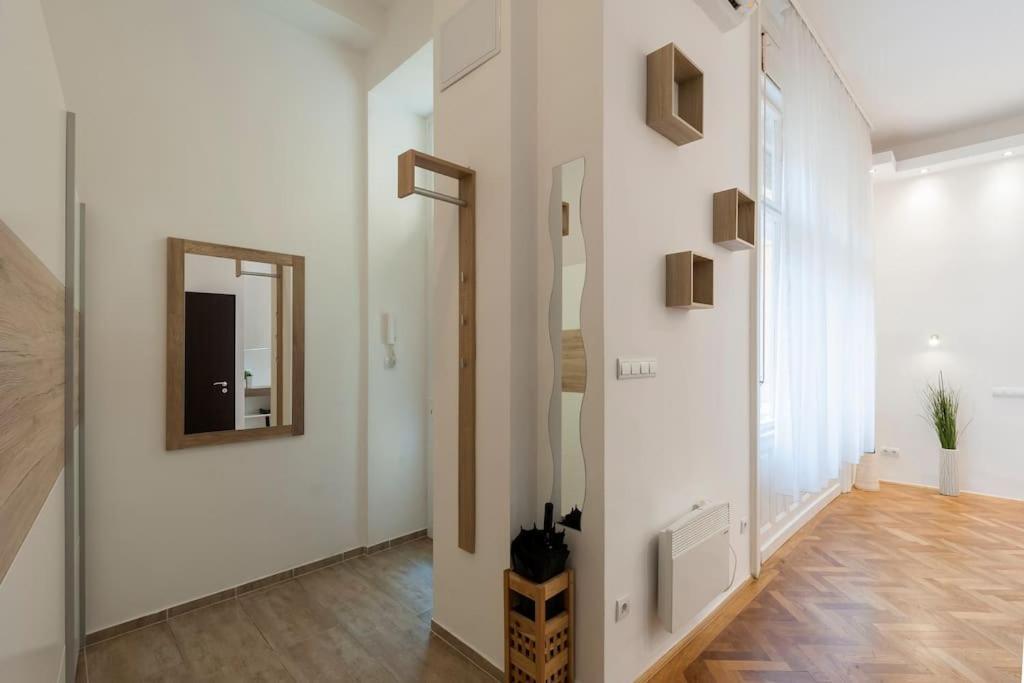 Szent Istvan Ter 4 Next To Basilica A 1 Bedroom بودابست المظهر الخارجي الصورة