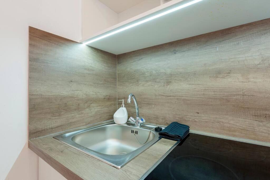 Szent Istvan Ter 4 Next To Basilica A 1 Bedroom بودابست المظهر الخارجي الصورة