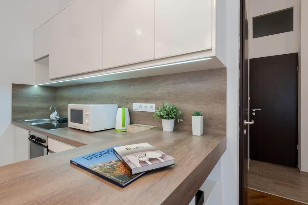Szent Istvan Ter 4 Next To Basilica A 1 Bedroom بودابست المظهر الخارجي الصورة