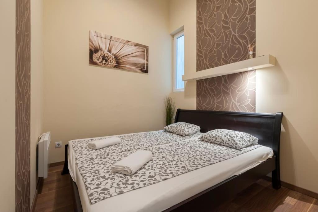 Szent Istvan Ter 4 Next To Basilica A 1 Bedroom بودابست المظهر الخارجي الصورة
